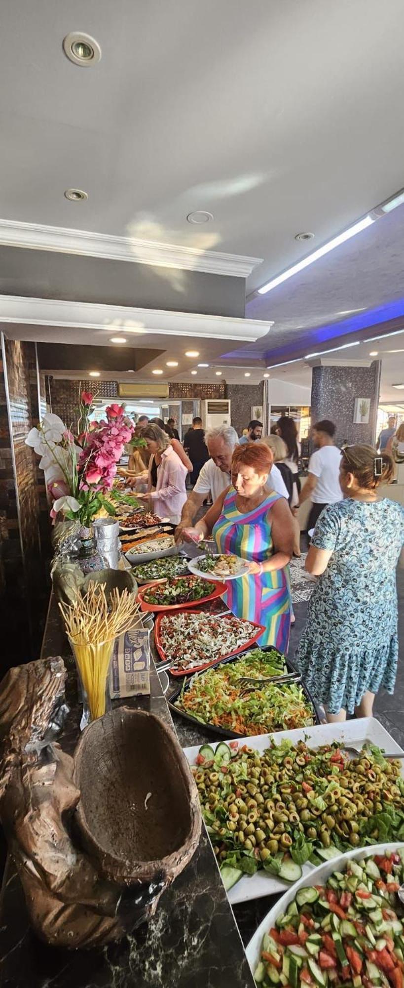 Semt Luna Beach Hotel Аланя Екстериор снимка